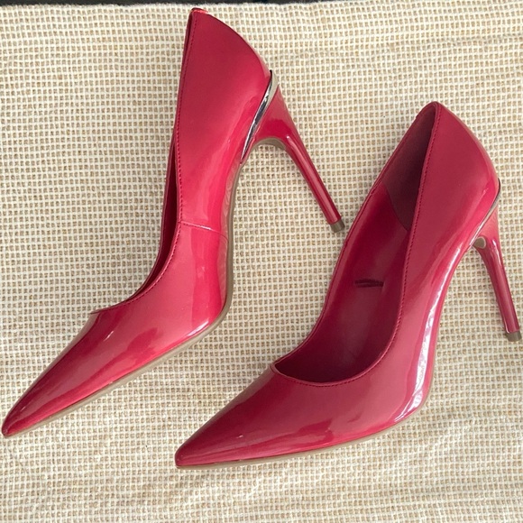 Marc Fisher stiletto shoes - Picture 4 of 12